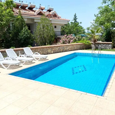 Villa Perdikia 4 *