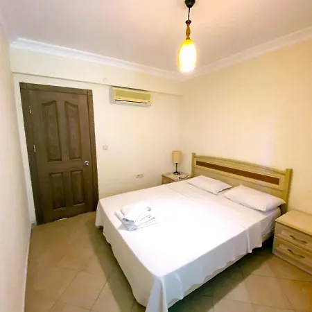 Villa Perdikia 4 *